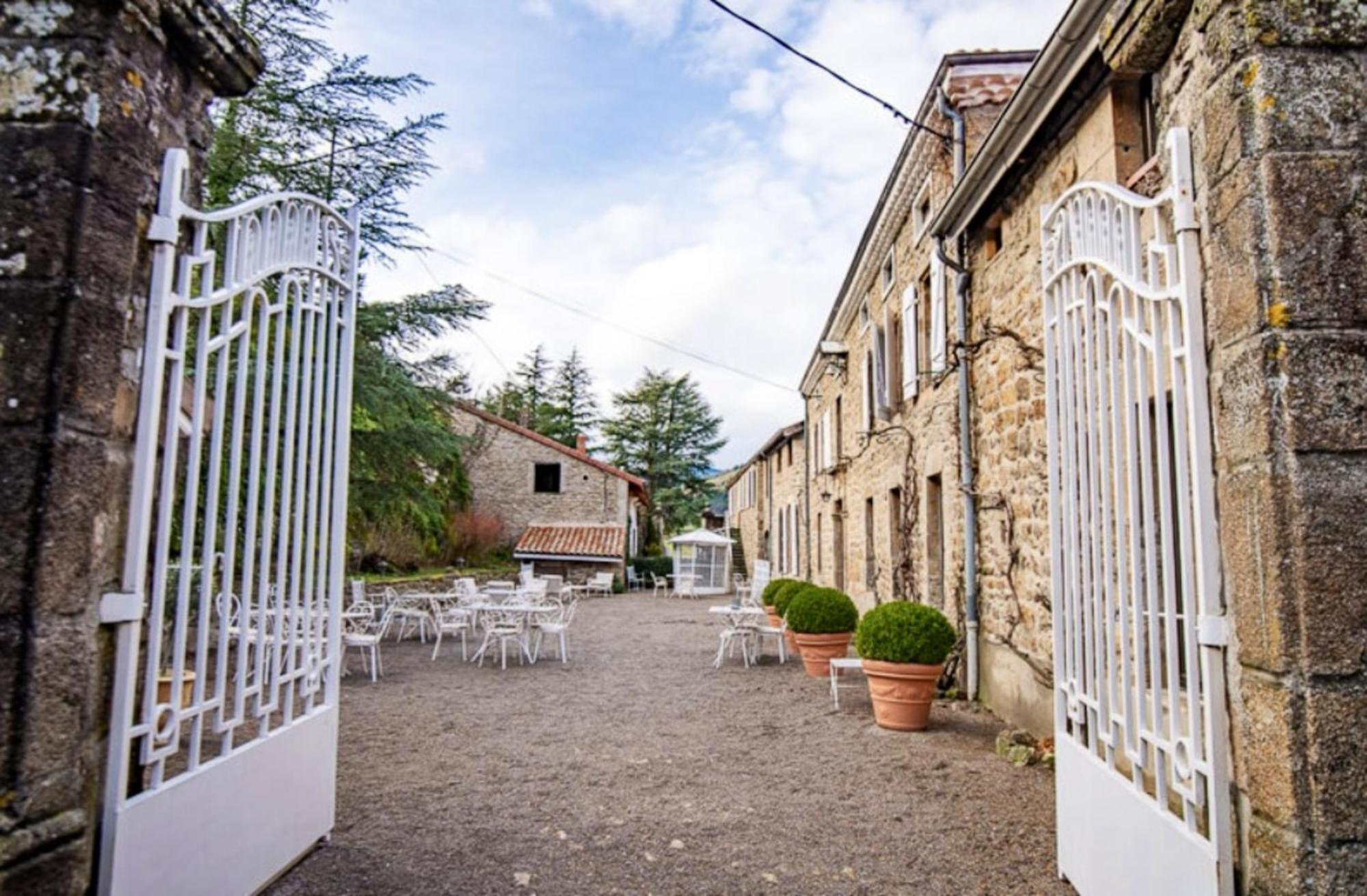 Demeure de 15 chambres avec piscine privee jardin clos et wifi a Satillieu Extérieur photo