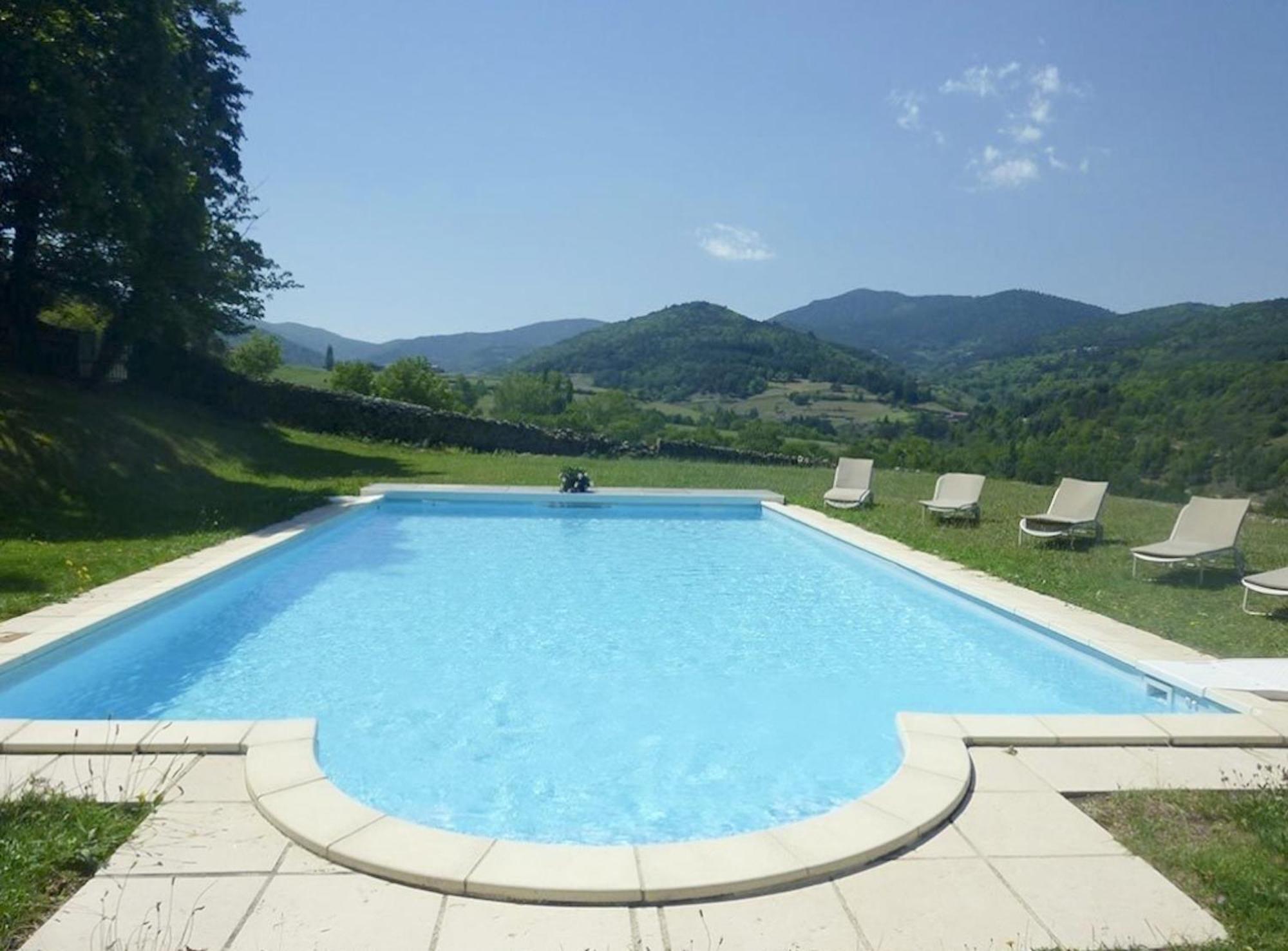 Demeure de 15 chambres avec piscine privee jardin clos et wifi a Satillieu Extérieur photo